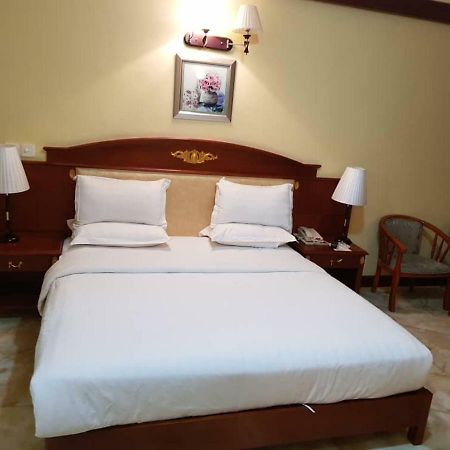 Rising Sun Hotel Дар ес Саалам Екстериор снимка