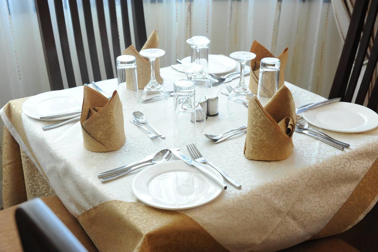 Rising Sun Hotel Дар ес Саалам Екстериор снимка