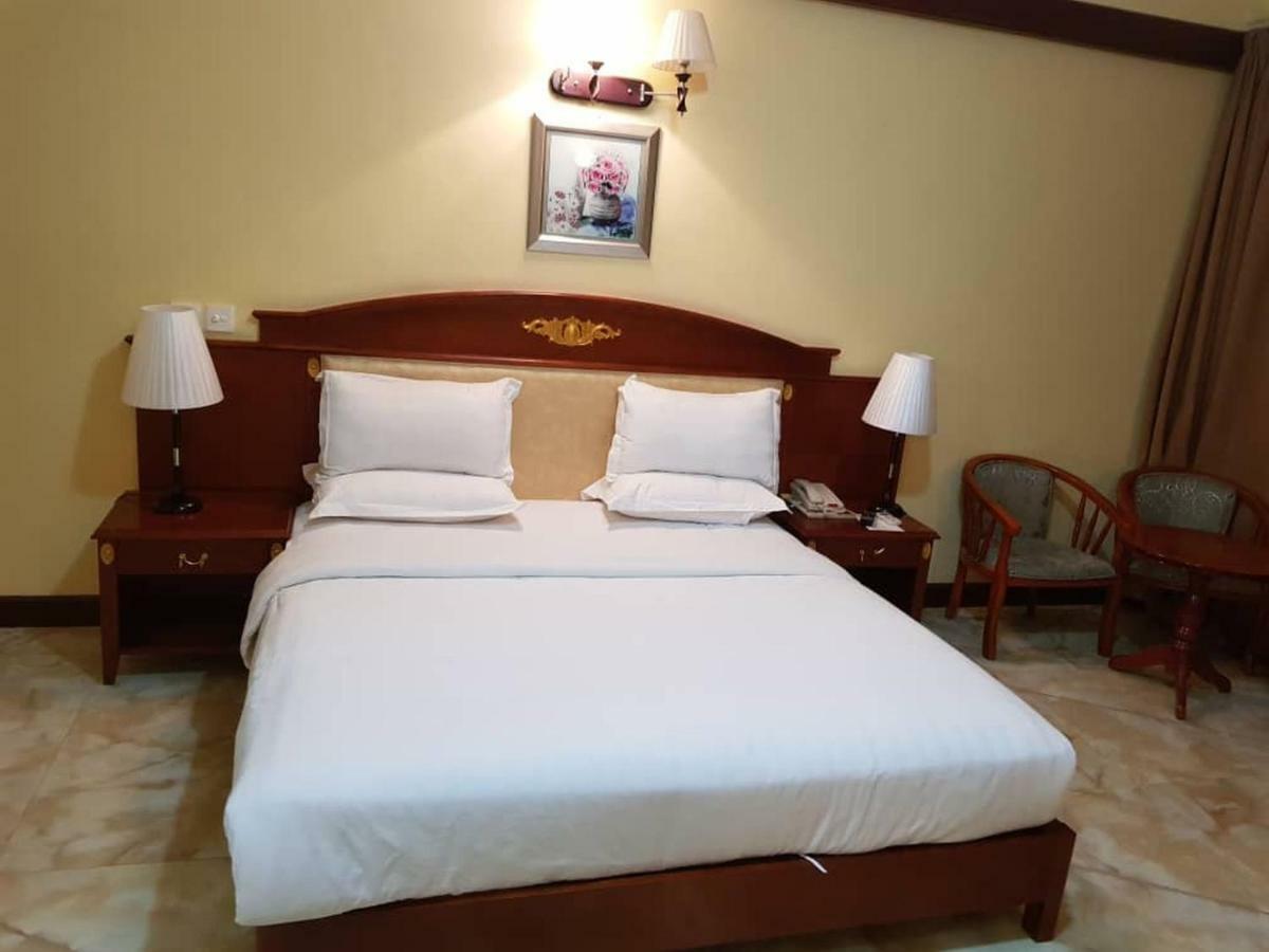 Rising Sun Hotel Дар ес Саалам Екстериор снимка